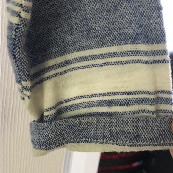 SOLD❗️Forever 21 Aztec style hoodie - Picture 3 of 4